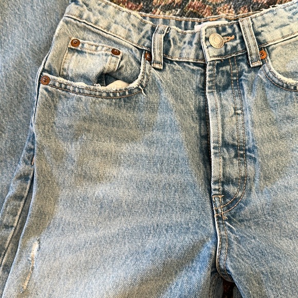 Zara Women’s High Waisted Destructive Jeans - Picture 13 of 13